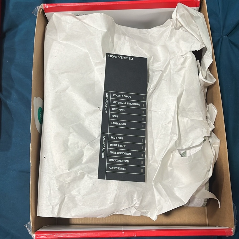 Jordan 1 high seafoam.   M7.5 / W9 - Picture 4 of 10